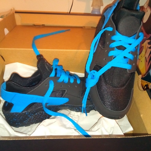 Nike Huarache - Picture 1 of 4
